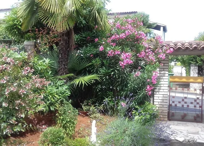 Lili アパート ポレッチ